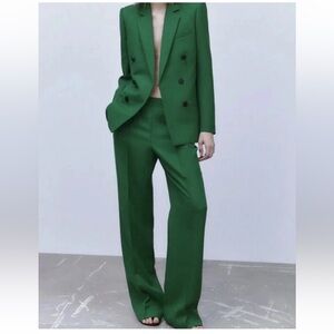 Stylish Green Double-Breasted Suit